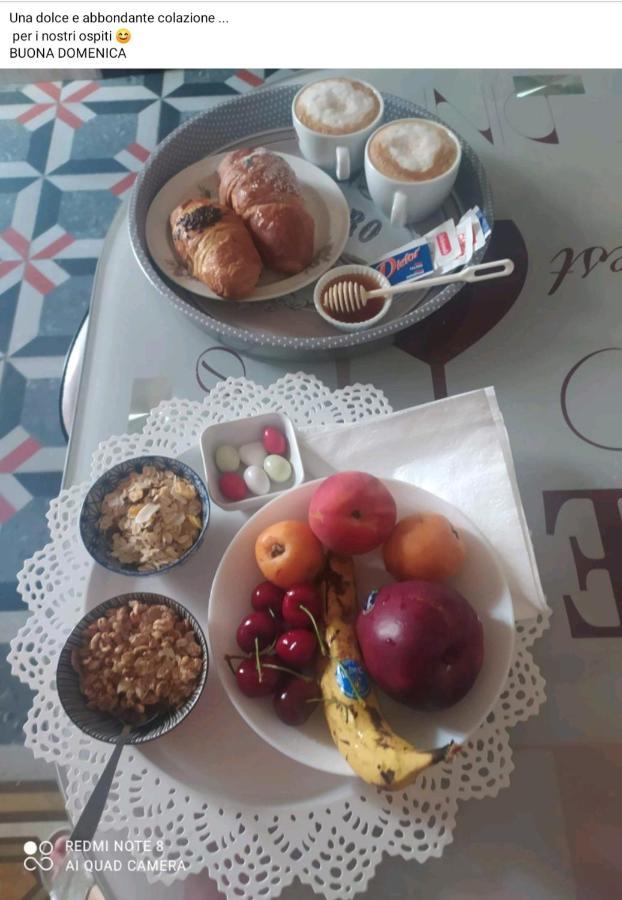 B&B Emily Brindisi Bagian luar foto