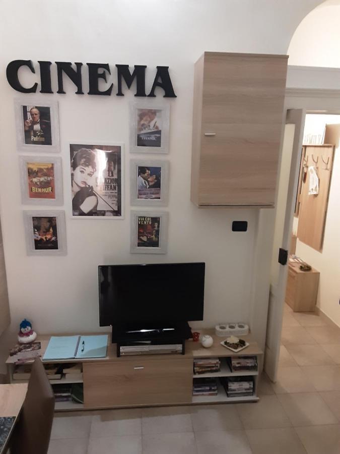 B&B Emily Brindisi Bagian luar foto