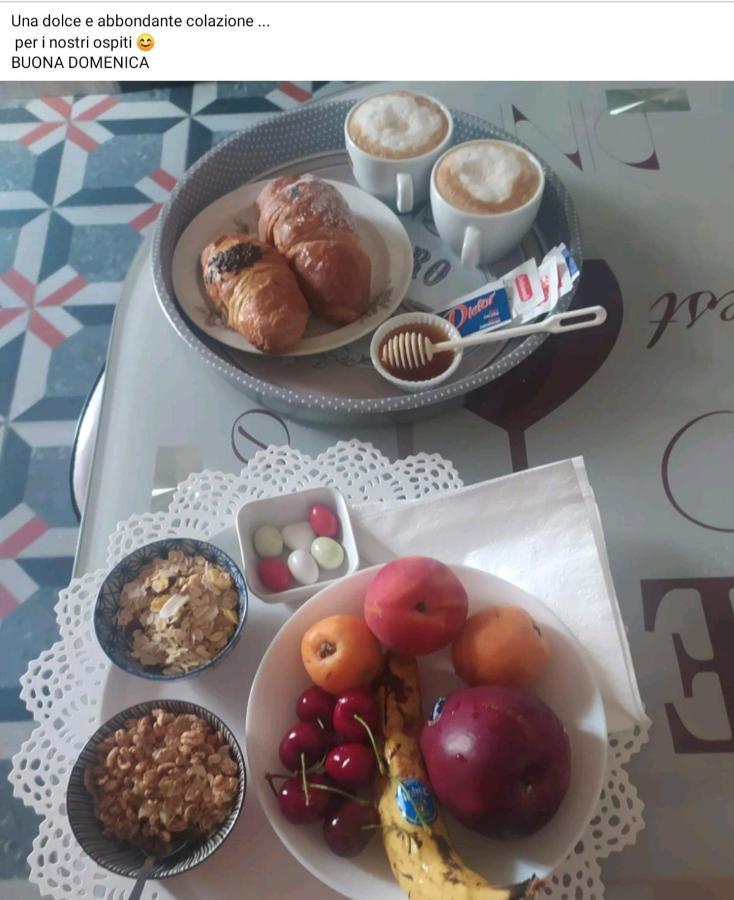 B&B Emily Brindisi Bagian luar foto