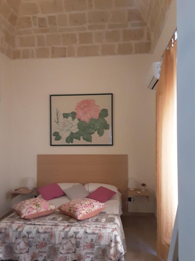 B&B Emily Brindisi Bagian luar foto