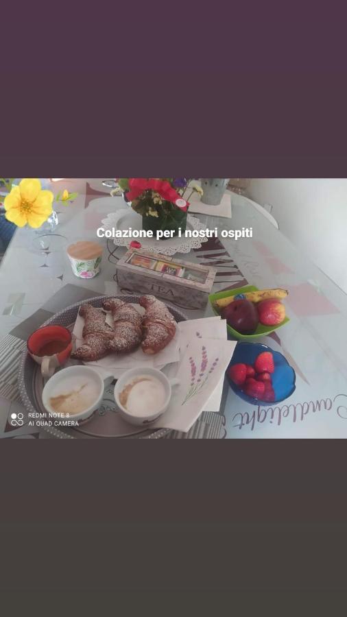 B&B Emily Brindisi Bagian luar foto
