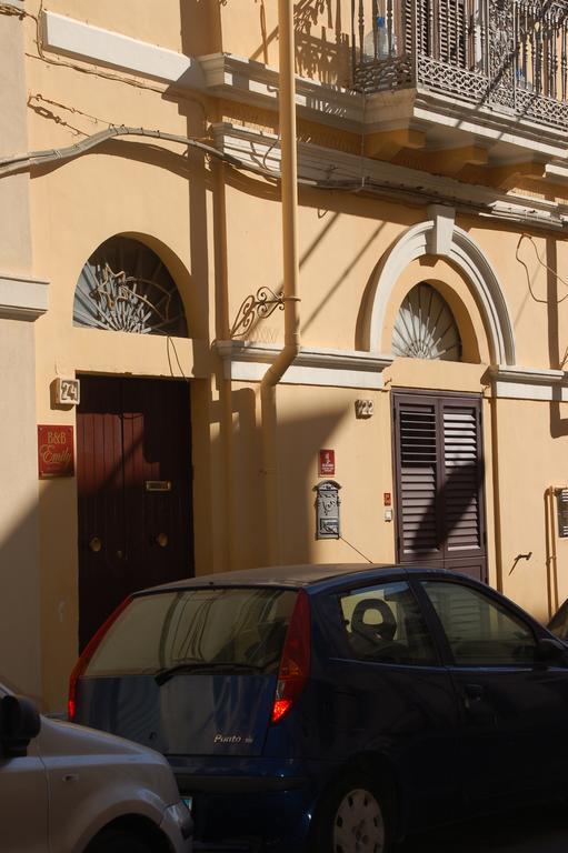 B&B Emily Brindisi Bagian luar foto