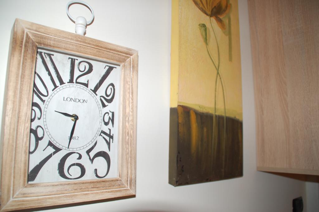 B&B Emily Brindisi Bagian luar foto